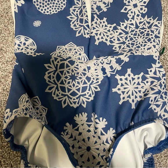 Lucky Leo Snowflake Leotard Small - Picture 3 of 5